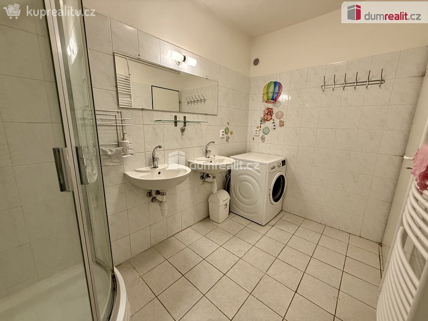 Pronájem bytu 3+1 107 m^2 náměstí Míru, Vracov 