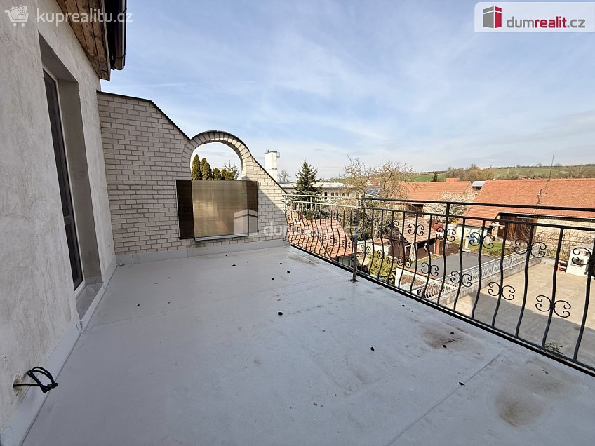 Pronájem bytu 3+1 107 m^2 náměstí Míru, Vracov 