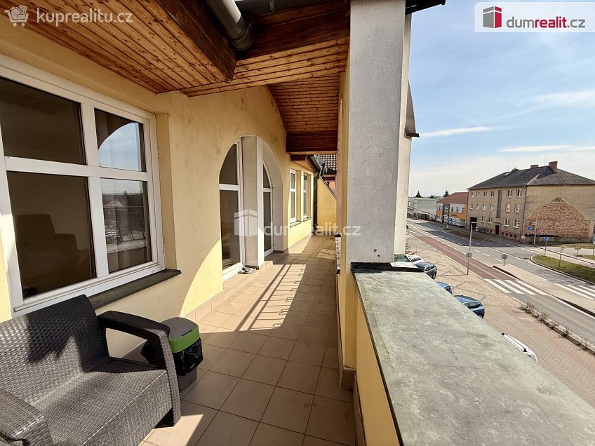 Pronájem bytu 3+1 107 m^2 náměstí Míru, Vracov 