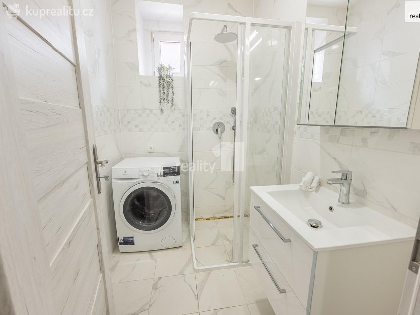 Prodej bytu 2+kk 51 m^2 Sedlčanská, Praha 4 