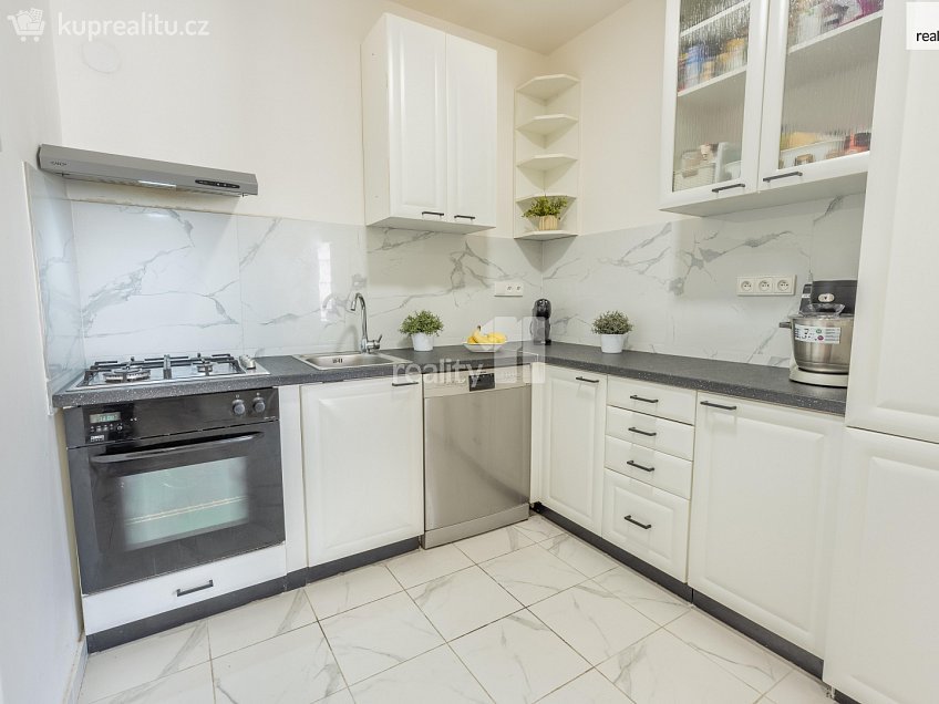 Prodej bytu 2+kk 51 m^2 Sedlčanská, Praha 4 