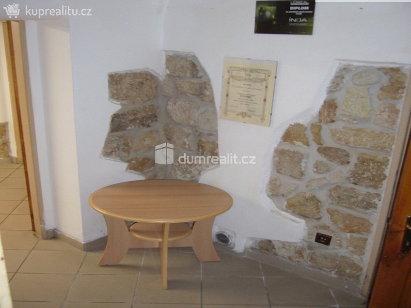 Pronájem  obchodních prostor 40 m^2 Křížová, Děčín 