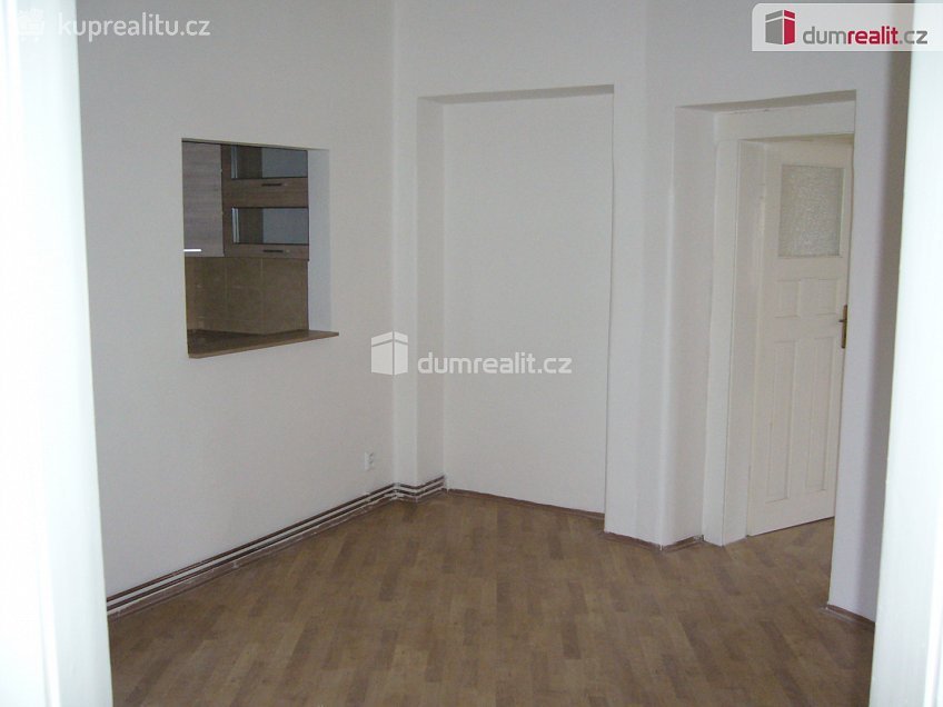 Pronájem bytu 3+1 98 m^2 Revoluční nám., Děčín 