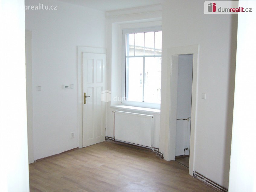 Pronájem bytu 3+1 98 m^2 Revoluční nám., Děčín 