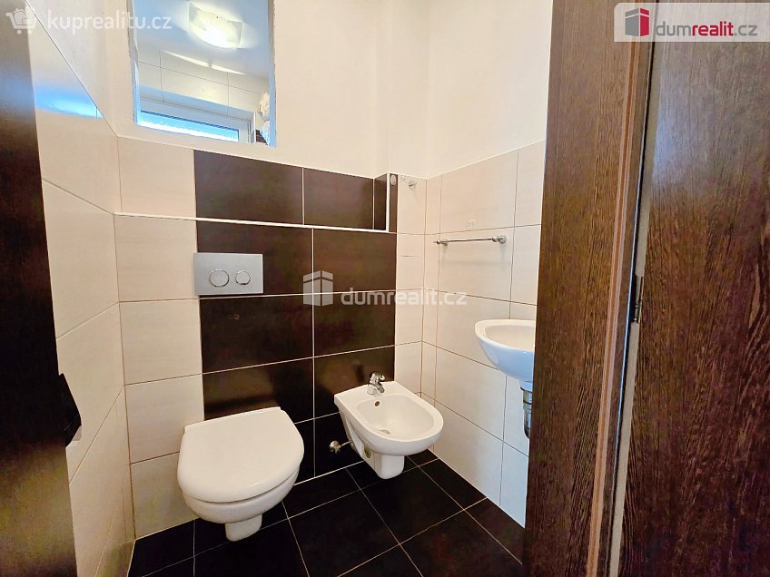 Prodej  rodinného domu 106 m^2 Rostoklaty, Rostoklaty 