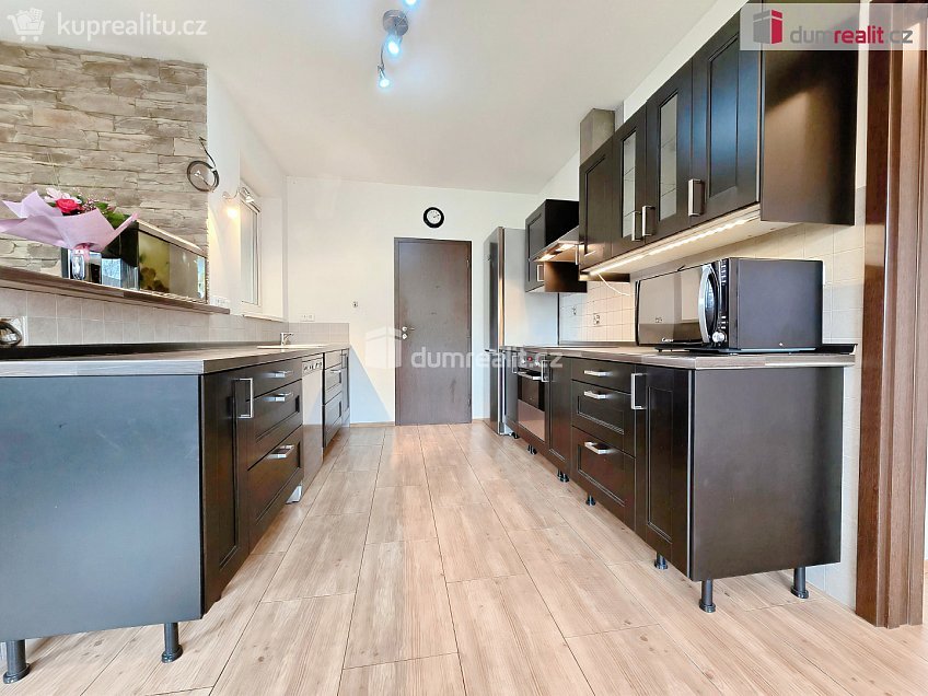 Prodej  rodinného domu 106 m^2 Rostoklaty, Rostoklaty 