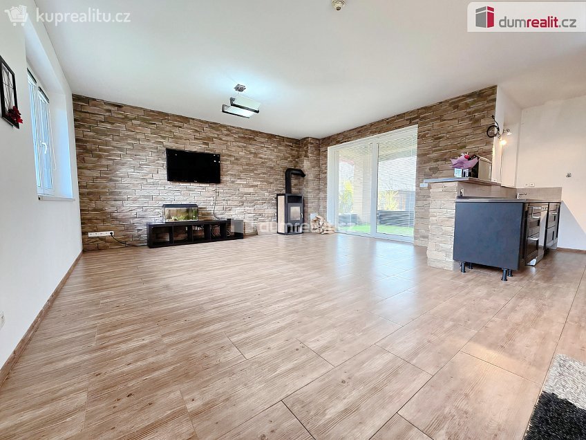 Prodej  rodinného domu 106 m^2 Rostoklaty, Rostoklaty 