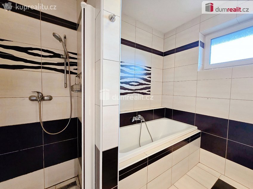 Prodej  rodinného domu 106 m^2 Rostoklaty, Rostoklaty 