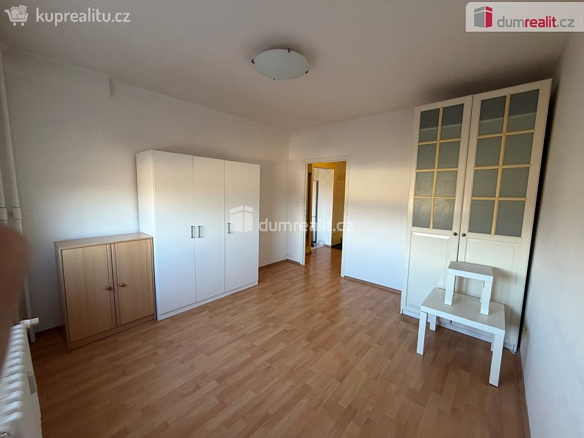 Pronájem bytu 2+kk 39 m^2 Štúrova, Praha 4 