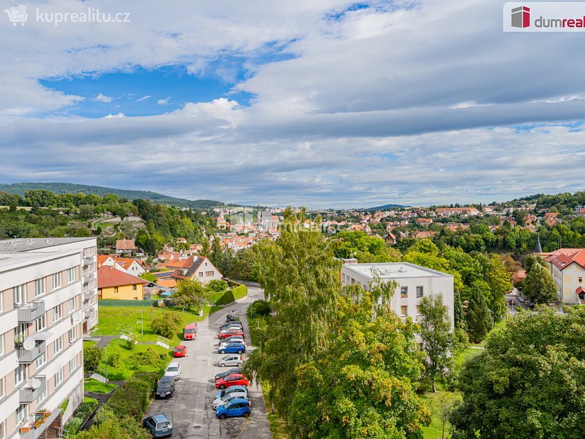 Pronájem bytu 3+1 78 m^2 Sídliště Plešivec, Český Krumlov 