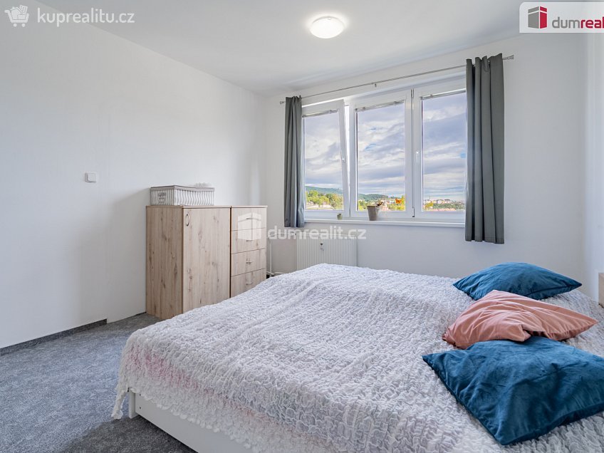 Pronájem bytu 3+1 78 m^2 Sídliště Plešivec, Český Krumlov 