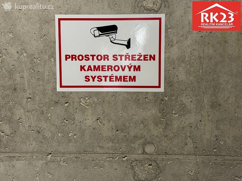 Pronájem  garážového stání 17 m^2 Masarykova 702, Mariánské Lázně 