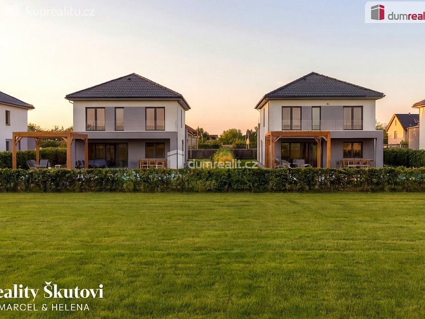 Prodej  stavebního pozemku 6668 m^2 Bezděkov, Bezděkov 