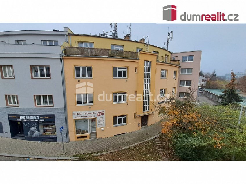 Pronájem bytu 1+kk 31 m^2 Adamova, Praha 6 