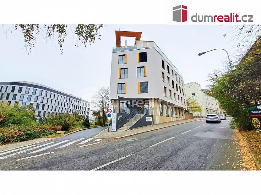 Pronájem bytu 1+kk 31 m^2 Adamova, Praha 6 