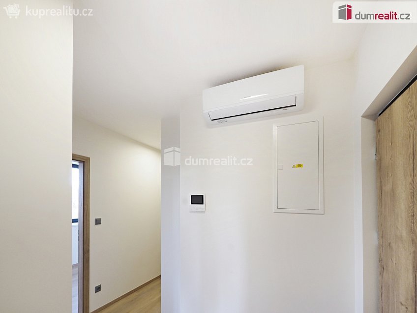 Pronájem bytu 3+kk 55 m^2 Jiřího z Poděbrad, Mělník 