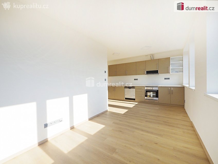 Pronájem bytu 3+kk 55 m^2 Jiřího z Poděbrad, Mělník 