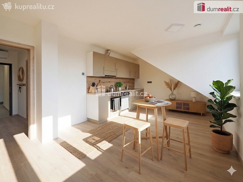 Pronájem bytu 2+kk 48 m^2 Jiřího z Poděbrad, Mělník 