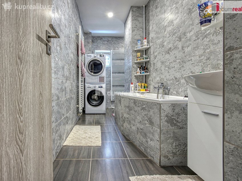 Prodej  rodinného domu 150 m^2 Střední, Libiš 