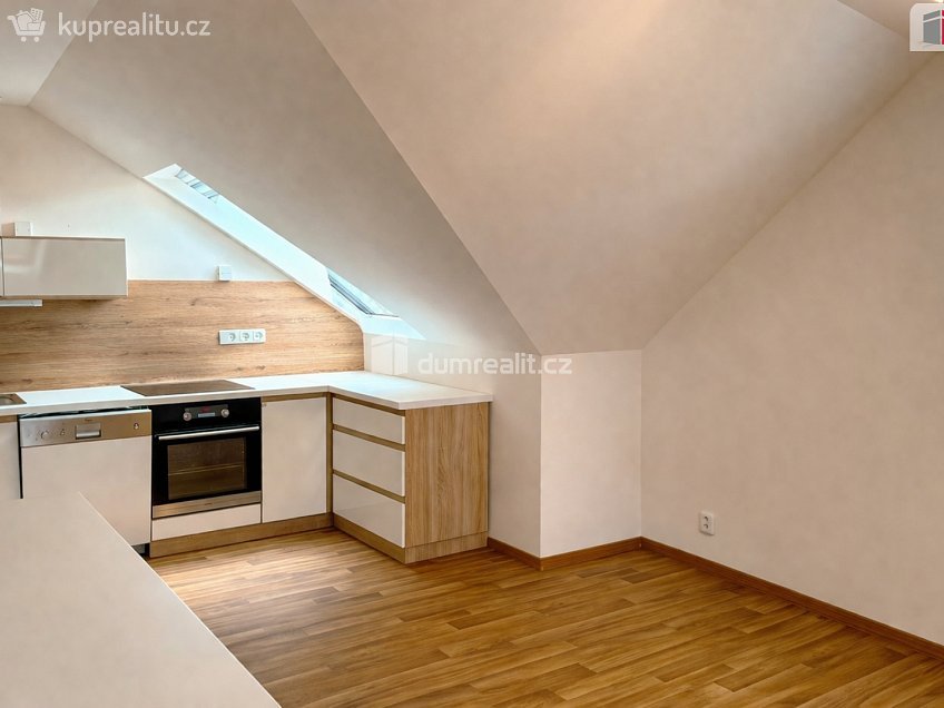 Pronájem bytu 2+kk 68 m^2 Ke Hřbitovu, Kolín 