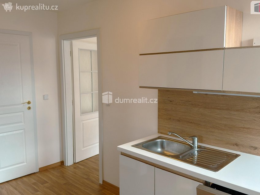 Pronájem bytu 2+kk 68 m^2 Ke Hřbitovu, Kolín 