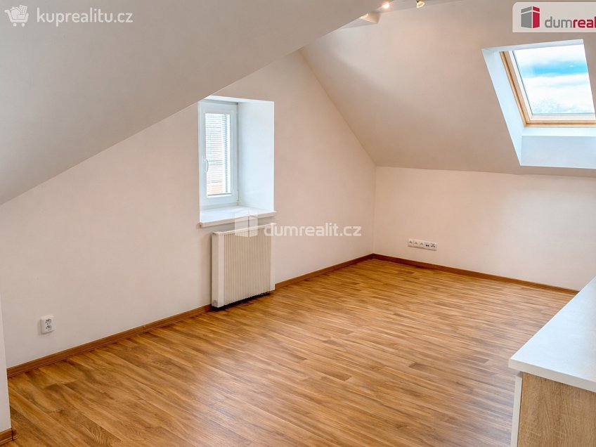 Pronájem bytu 2+kk 68 m^2 Ke Hřbitovu, Kolín 