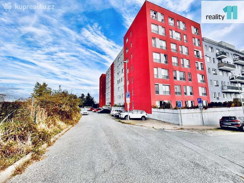 Pronájem bytu 1+kk 50 m^2 Pod Bohdalcem I, Praha 10 