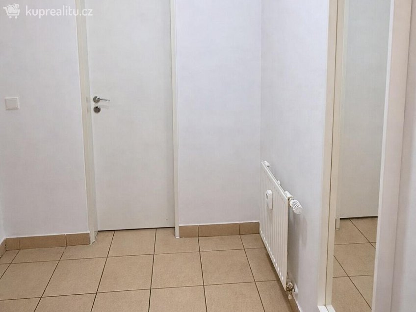 Pronájem bytu 1+kk 50 m^2 Pod Bohdalcem I, Praha 10 