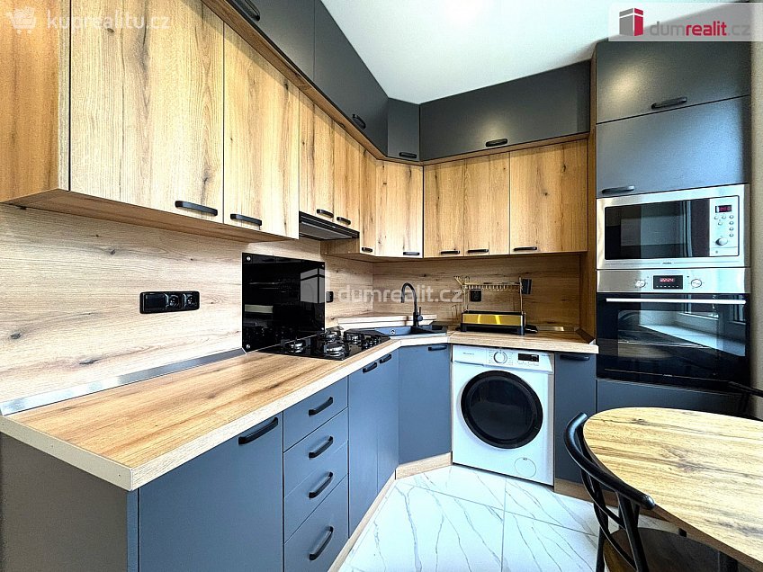 Prodej bytu 2+1 53 m^2 Sokolovská, Sokolov 