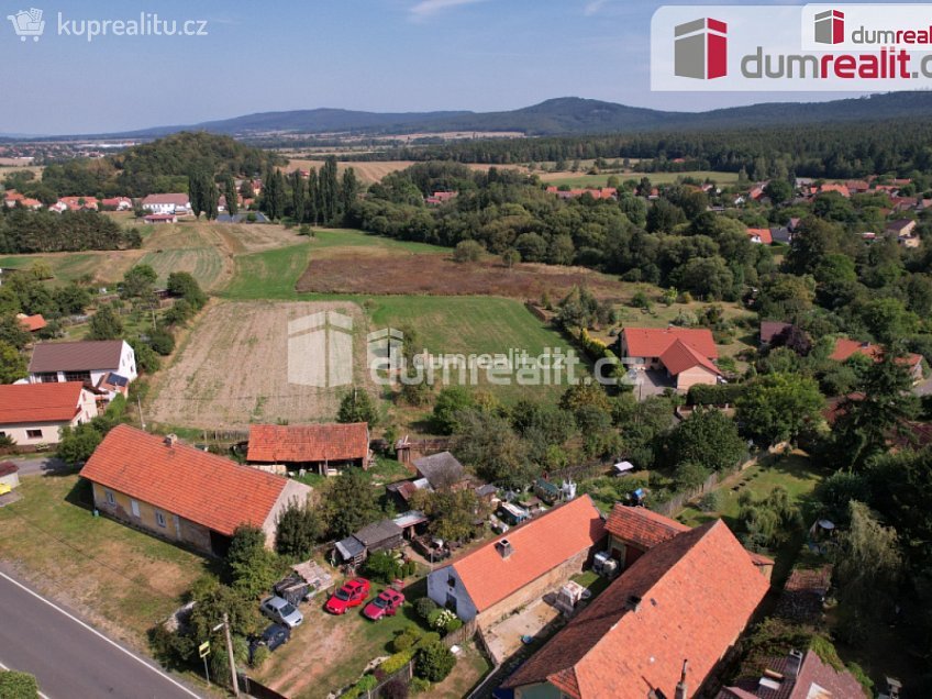 Prodej  stavebního pozemku 1218 m^2 Běštín, Běštín 