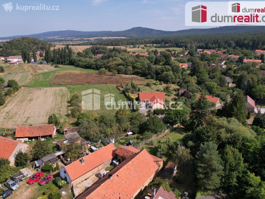 Prodej  stavebního pozemku 1218 m^2 Běštín, Běštín 