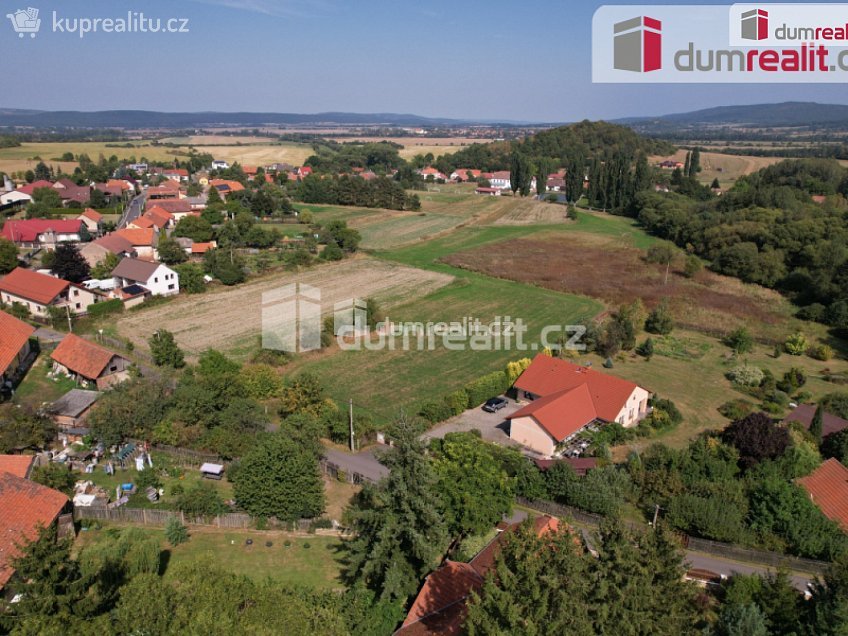 Prodej  stavebního pozemku 1218 m^2 Běštín, Běštín 