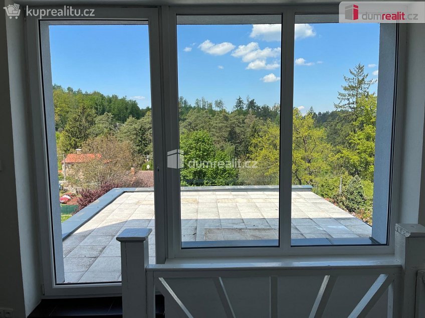 Prodej  vily 960 m^2 U ozdravovny, Senohraby 