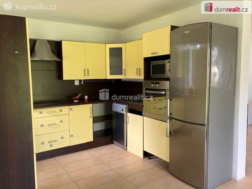 Prodej  vily 960 m^2 U ozdravovny, Senohraby 