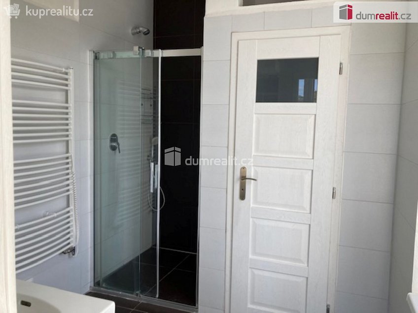 Prodej  vily 960 m^2 U ozdravovny, Senohraby 