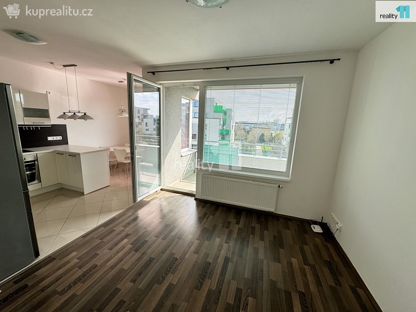 Pronájem bytu 2+kk 60 m^2 Pavla Beneše, Praha 18 