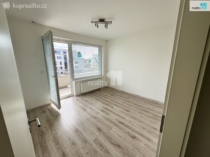 Pronájem bytu 2+kk 60 m^2 Pavla Beneše, Praha 18 