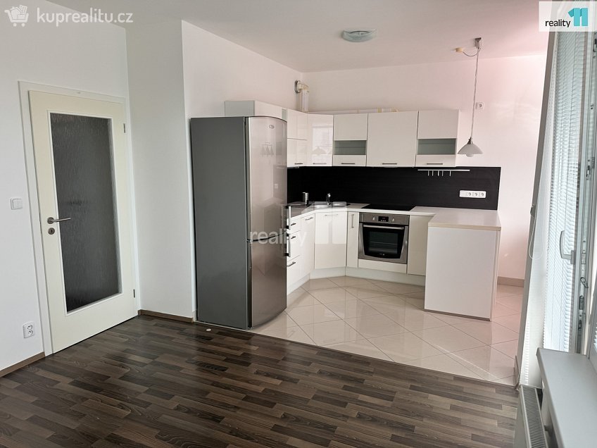 Pronájem bytu 2+kk 60 m^2 Pavla Beneše, Praha 18 