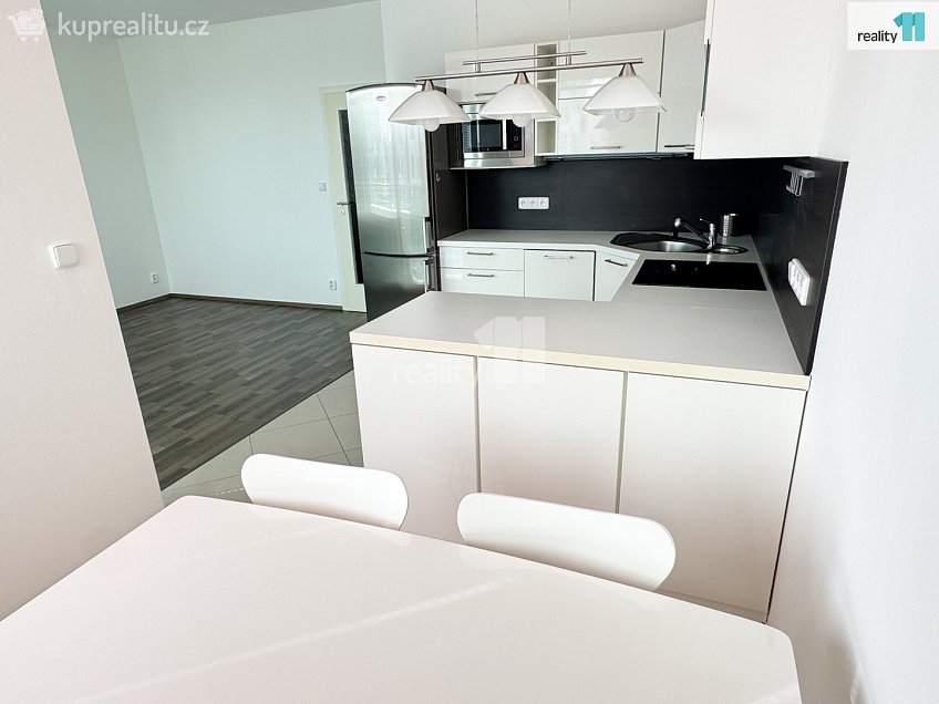 Pronájem bytu 2+kk 60 m^2 Pavla Beneše, Praha 18 