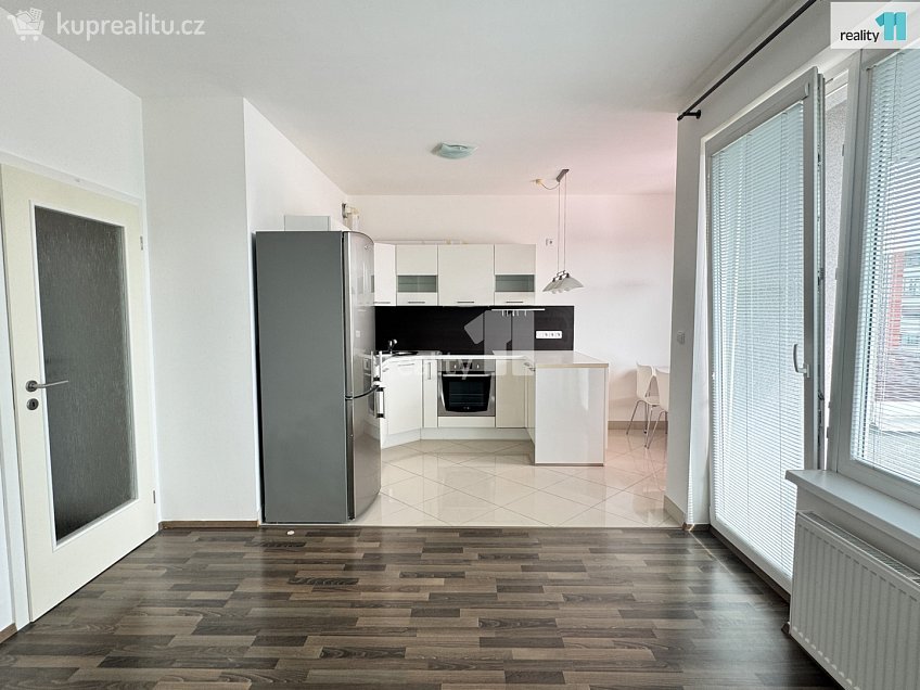 Pronájem bytu 2+kk 60 m^2 Pavla Beneše, Praha 18 