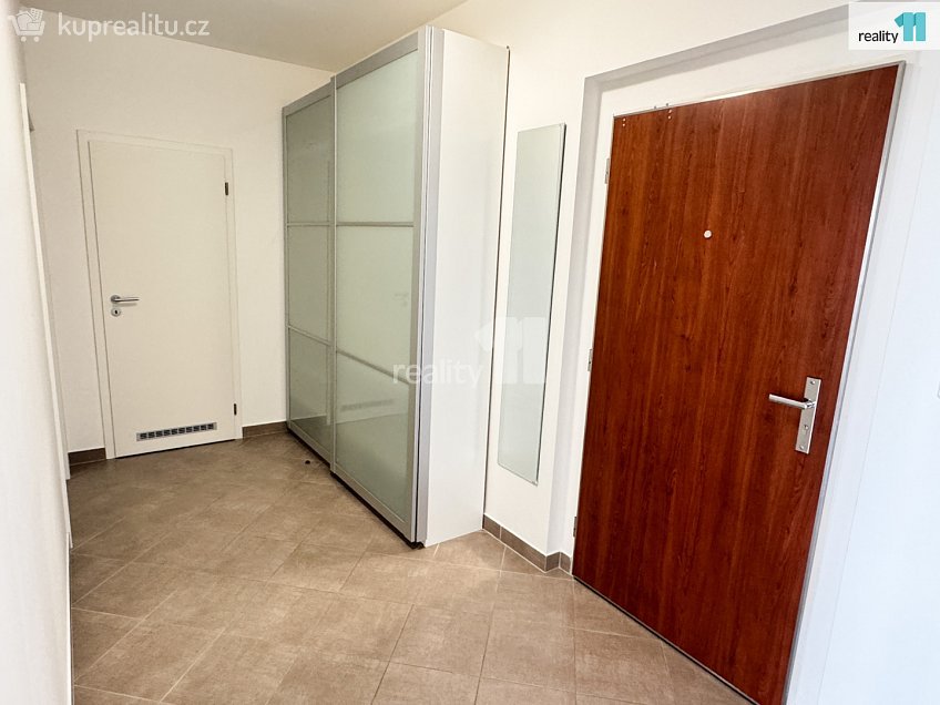 Pronájem bytu 2+kk 60 m^2 Pavla Beneše, Praha 18 