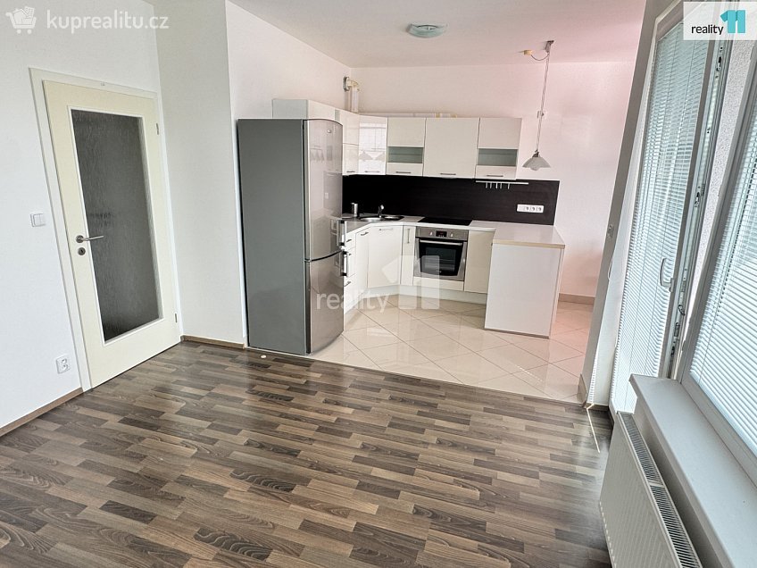 Pronájem bytu 2+kk 60 m^2 Pavla Beneše, Praha 18 