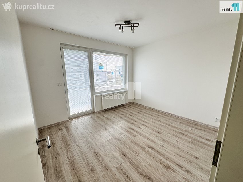 Pronájem bytu 2+kk 60 m^2 Pavla Beneše, Praha 18 