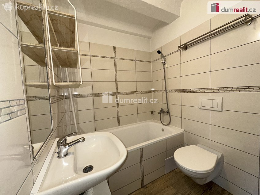 Pronájem bytu 1+1 29 m^2 Národních hrdinů, Břeclav 