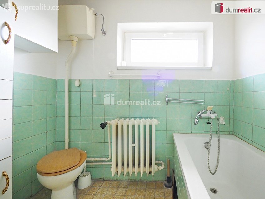 Prodej  rodinného domu 150 m^2 B. Němcové, Libiš 