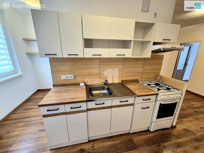 Pronájem bytu 2+1 49 m^2 Příbramská, Aš 