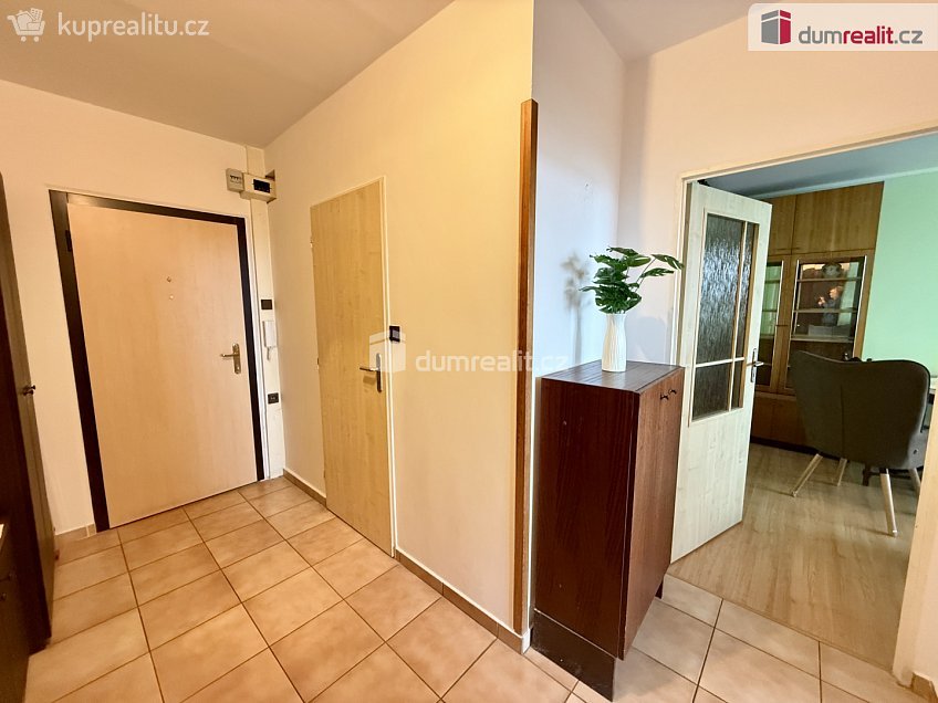 Pronájem bytu 2+kk 45 m^2 Petýrkova, Praha 11 