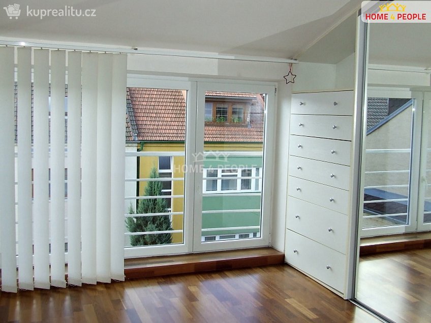 Pronájem bytu 1+kk 50 m^2 Churého, Brno 