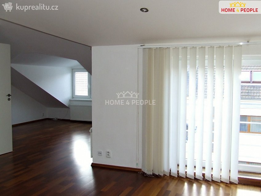 Pronájem bytu 1+kk 50 m^2 Churého, Brno 