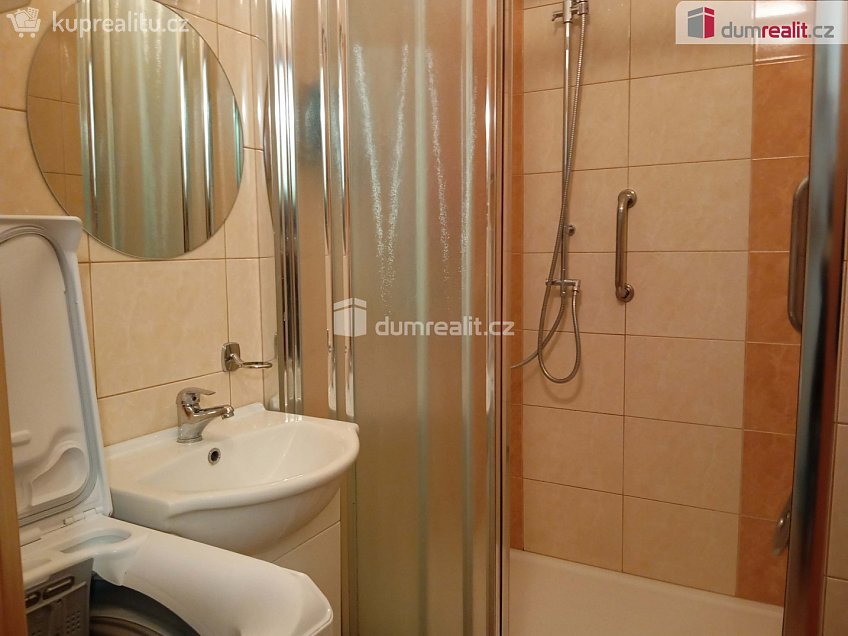 Prodej bytu 3+1 70 m^2 Průběžná, České Budějovice 